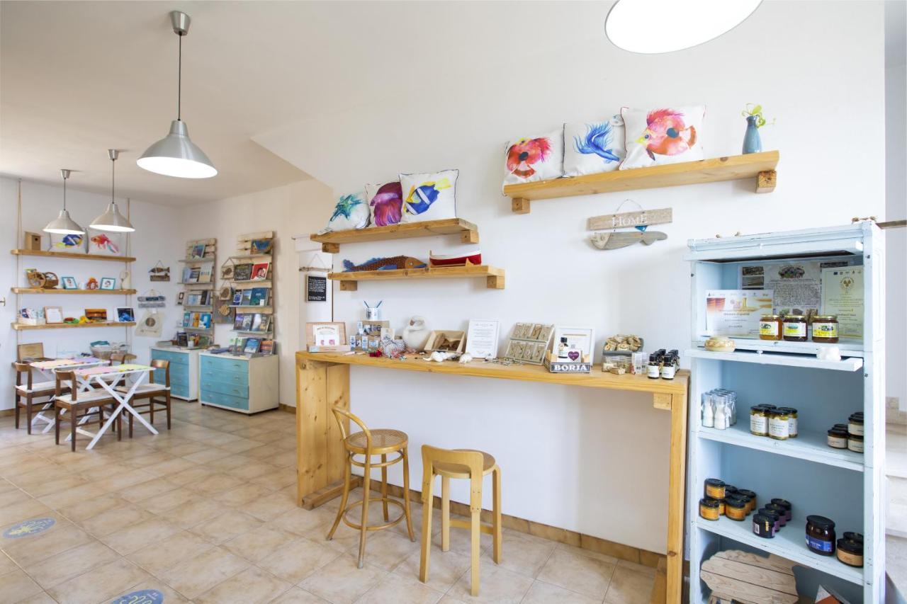 Muma Hostel SantʼAntìoco Buitenkant foto